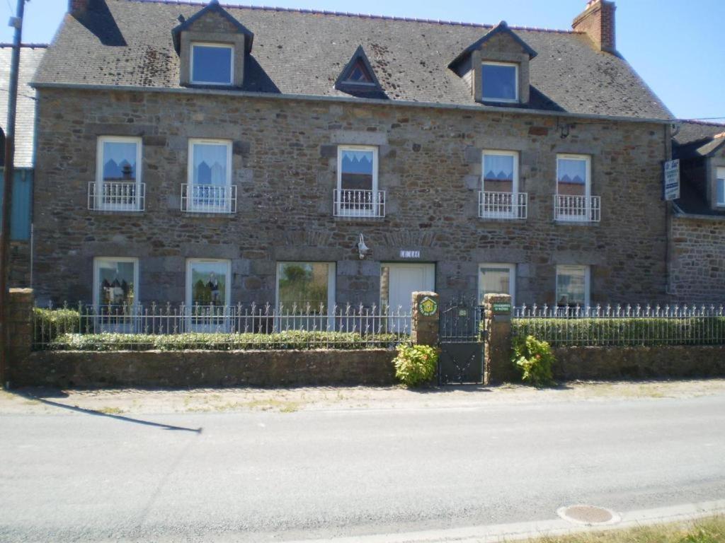 Gite Le Lac Cherrueix Extérieur photo